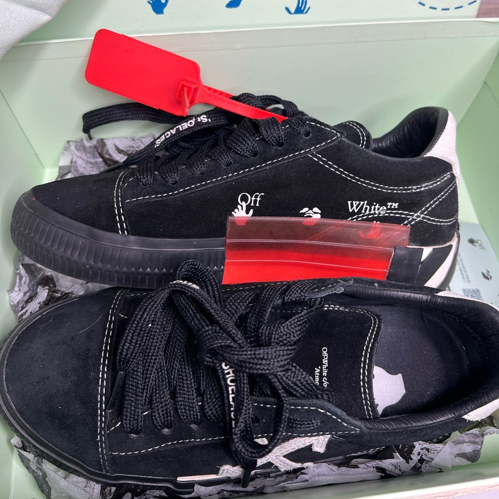 Off white lifestyle sneakers